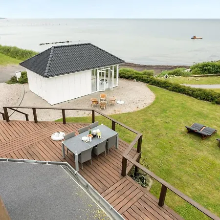 Holiday home Stefanie - 10m From The Sea In Funen By Interhome *