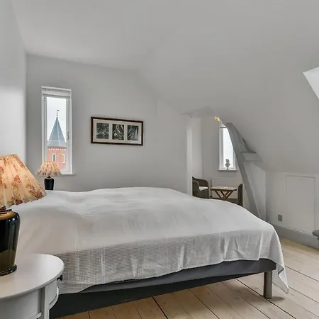 Stefanie - 10m From The Sea By Interhome